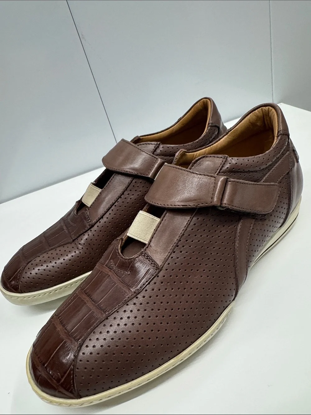 Caporicci genuine real 🐊 Leather Casual Velcro Sneakers size 42
